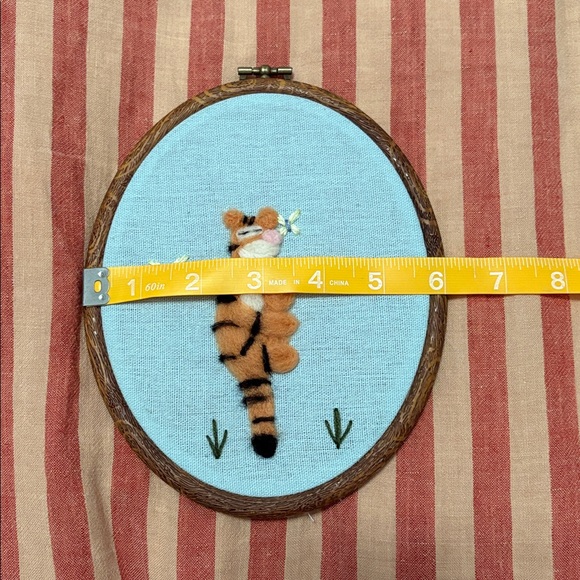 Winnie the Pooh and friends felt needle embroidery - Picture 5 of 11